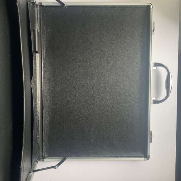 Mezzi Superslim 2.0 aluminum briefcase - Picture 9 of 10